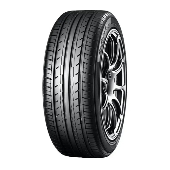YOKOHAMA 215/60R16 95H BluEarth AE50